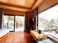 Blue Mountain Cloud Iceberg Cloud Fairy Garden b&B