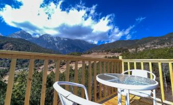 Lijiang Yulong Snow Mountain Liyunli Homestay