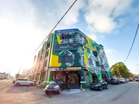 Salaam Suites Hotel Отели рядом с достопримечательностью «Dataran Cheng Ho»