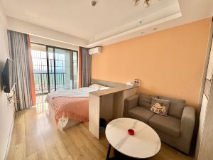 Xinhui Qiyue Loft Apartment