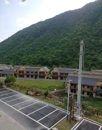 Shitai Zuishanye Sanzi Farm Stay Отели рядом с достопримечательностью «Peng Lai Xian Dong»