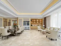 Vienna Hotel (Yantai Qixia Moushi Manor) - Bãi đậu xe