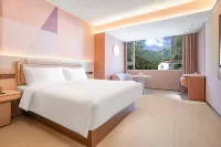 Orange Hotel (Nyingchi Bomi County 318 National Road)