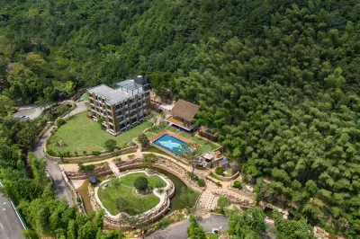 Nine Creek Listening to the Tao Resort Hotels in der Nähe von Ksitigarbha Ancestral Hall