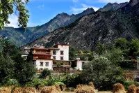 Gaodi Zangjia Homestay (Middle Zang Village Branch) - Hot Tub