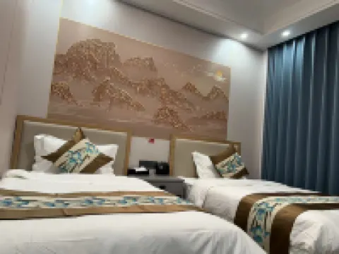 Jomda Yazhuocang Homestay Hotel a Jomda