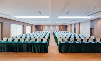 Super 8 Hotel (Guang'an Siyuan Square Municipal Government)