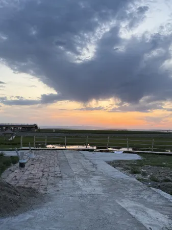 Lake Courtyard B&B Отели в г. Баликунь