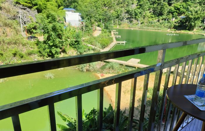 Huzhonghu Homestay (Haokunhu Scenic Area)