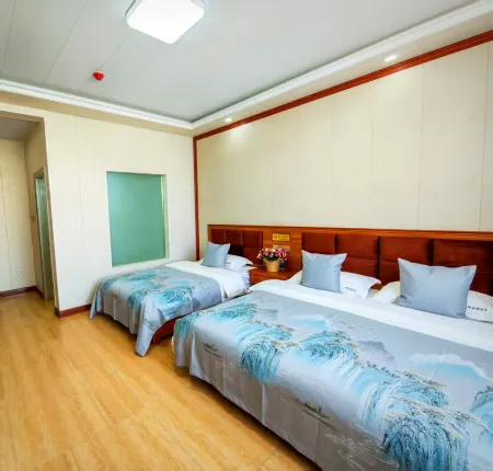 Zhangye Colorful Danxia Yujinyuan Hotel