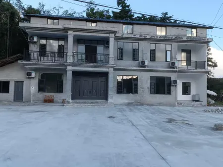 Bamian Mountain Lodge Qiuming Homestay Отели рядом с достопримечательностью «Bamian Mountain»