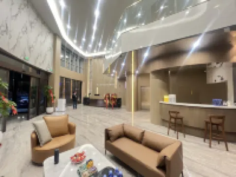 옌츠 완위에 크리스털 테마 호텔