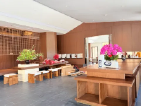 Heyuan Zijin Yueyuan Forest Hot Spring Resort Hotel