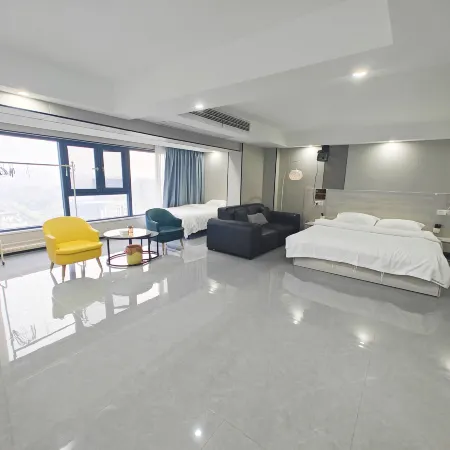 Blue West Coast Luxury Movie Homestay (Guangde Municipal Government)