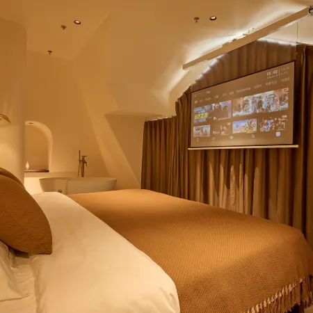 Golden Beach Seaside Inn · Designer Seafront Homestay (Dalian Xinghai Square Branch)