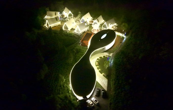 Qimen Guniujiang · Bucket Pit Wild Luxury Resort