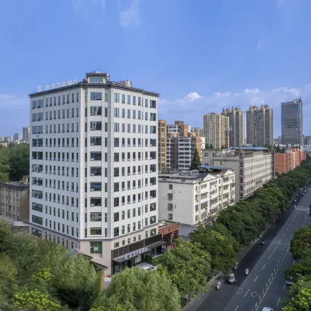 Elong Wanguo Hotel (Xinyang Beijing Road)