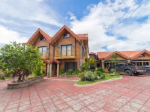 RedDoorz Plus @ Starhomes Olivianville Hotels in Tarlac