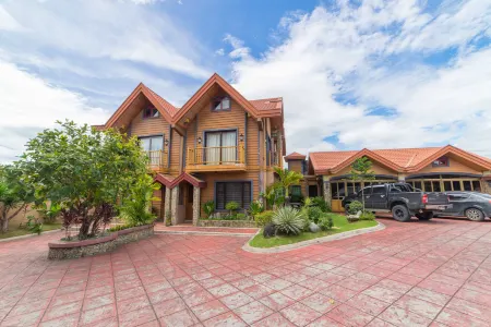 RedDoorz Plus @ Starhomes Olivianville Отели рядом с достопримечательностью «Iglesia Ni Cristo Lokal ng Balibago»