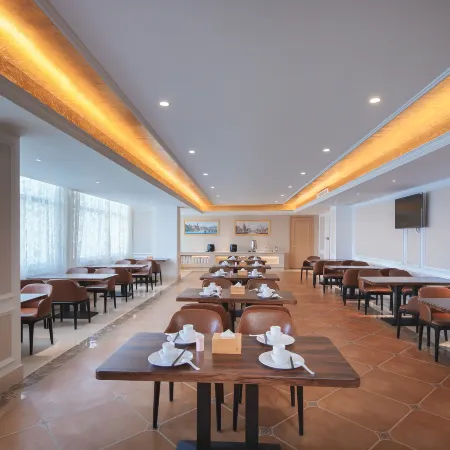 Vienna International Hotel (Poyang Wetland Park)