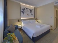 凯里亚德酒店(上海国际旅游度假区浦东机场店) - 特价大床房