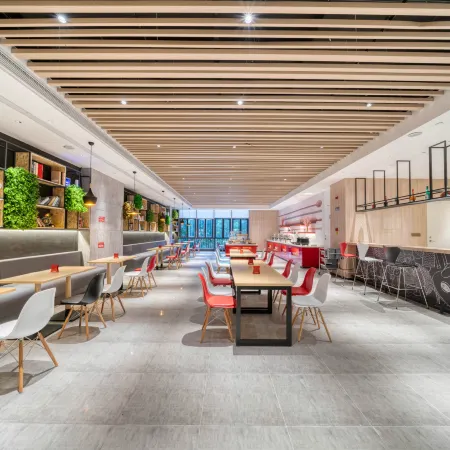 Boyin Select Hotel (Jiaxing XiuZhou Park Wanda Plaza Branch) Отели рядом с достопримечательностью «Jiaxing University Biology and Chemistry Engineering College»