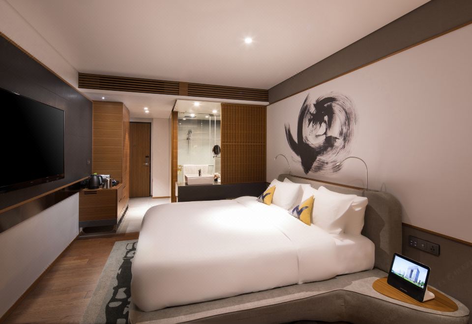 2. 노보텔 앰배서더..