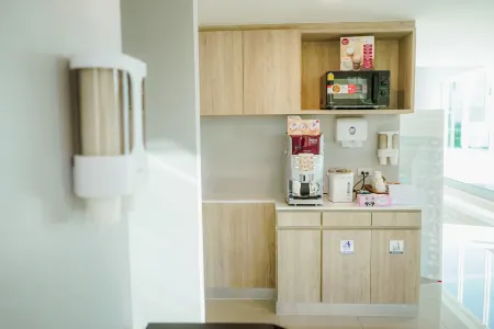 One Budget Hotel Chiang Rai Airport Отели рядом с достопримечательностью «Ramkhamhaeng University Chiang Rai Campus in Honour of Honour of His Majesty the King»