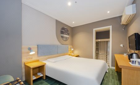 Home Inn·neo (Yubei square subway station of Chongqing Jiangbei International Airport) - Housity