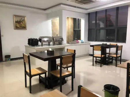 Zhangzhou Jiatai Business Hotel Отели рядом с достопримечательностью «Ginkgo Time Tunnel»