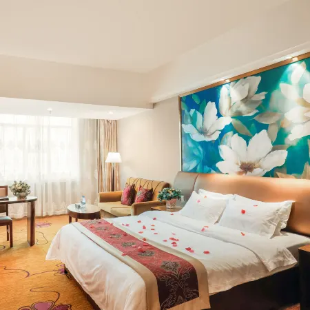 Universal International Hotel (Nanning Fujian Yuan Subway Station)