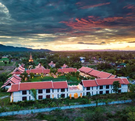 Sriwilai Sukhothai Отели рядом с достопримечательностью «Wat Traphang Tong Lang»