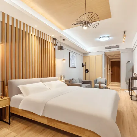 The Romantic hotel(Daminghu store, Jinan)