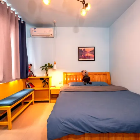 11 International Youth Hostel