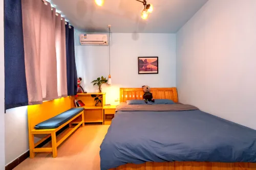 11 International Youth Hostel