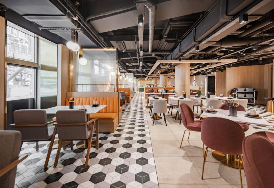 엘롱 호텔 조식장