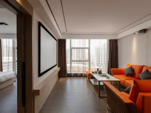 Paco Hotel (North Square Branch of Maoming HSR Station)