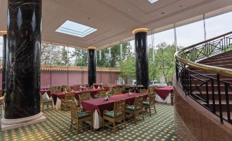 Grand Hotel Beijing(the Forbidden City，Tiananmen)