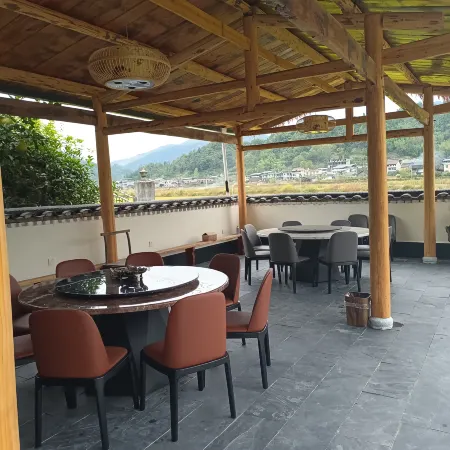 Meet Xilan Karp (Longshan Jabala Scenic Area)