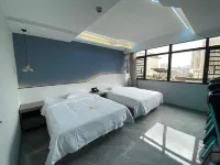 Longshan Fuyao E-sports Hotel