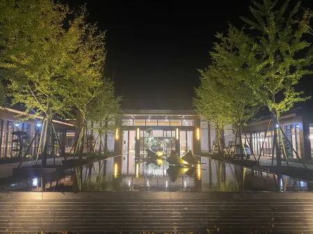 Suizhou Zishang Valley Hotel Отели рядом с достопримечательностью «Golden Peak Temple, Dahong Mountain»