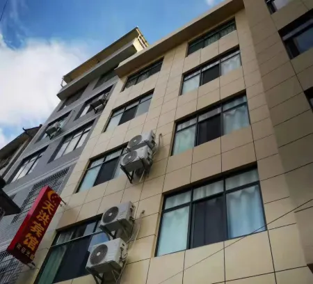 Tianhong Hotel Отели в г. Лунлинь