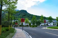 Qianhai Life Happiness Town (Luofushan Shop) Hotels near Zhumingdong Sceneic Area