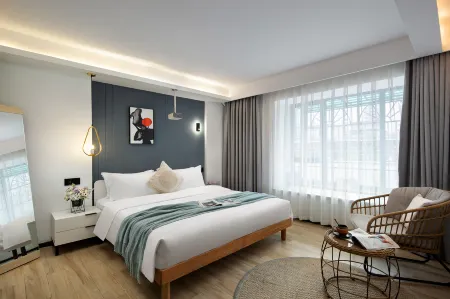 Yiju Bieyuan Hotel (Wuyi Square IFC) Отели рядом с достопримечательностью «Archway of Fire God Palace»