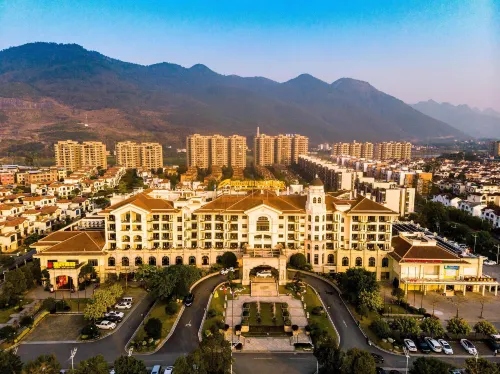 Country Garden Phoenix Hotel Yangshan - parking