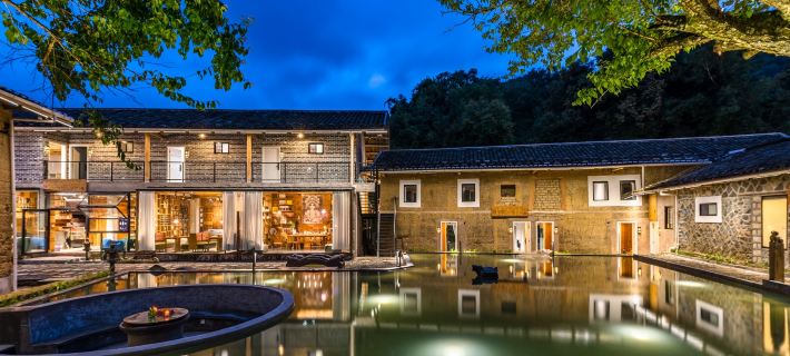 Nanjing Tulou cultural center · 1949 Resort Hotel di Nanjing