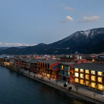 Lugu Lake September Sky Stay