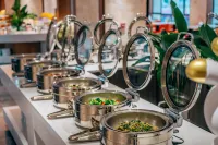 Four Seasons Hotel (Baise Dream Island Shopping Plaza)