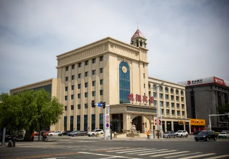 Baicheng Hexiang Hotel (Civic Plaza Haiming East Road Pedestrian Street Store) Отели в г. Байчэн