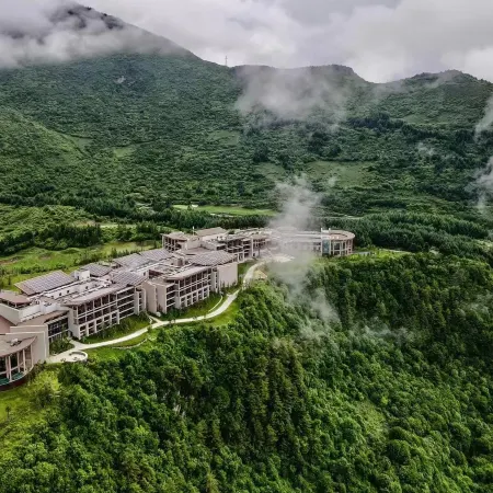 Banyan Tree Jiuzhaigou